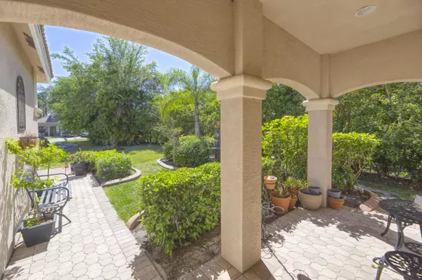 Port Saint Lucie, FL 34986,657 SW Munjack CV