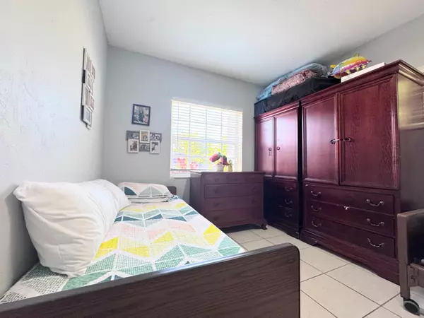 Hollywood, FL 33020,900 N 24th AVE