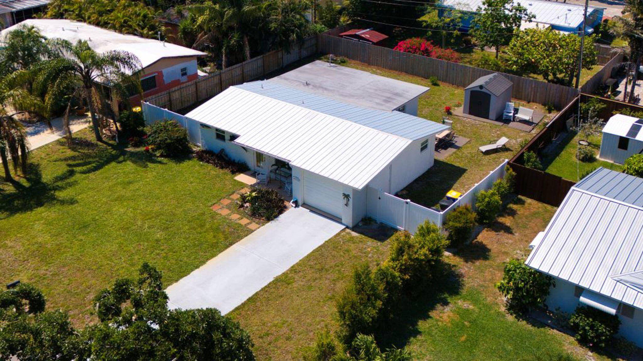 4142 NE Robin CT, Jensen Beach, FL 34957