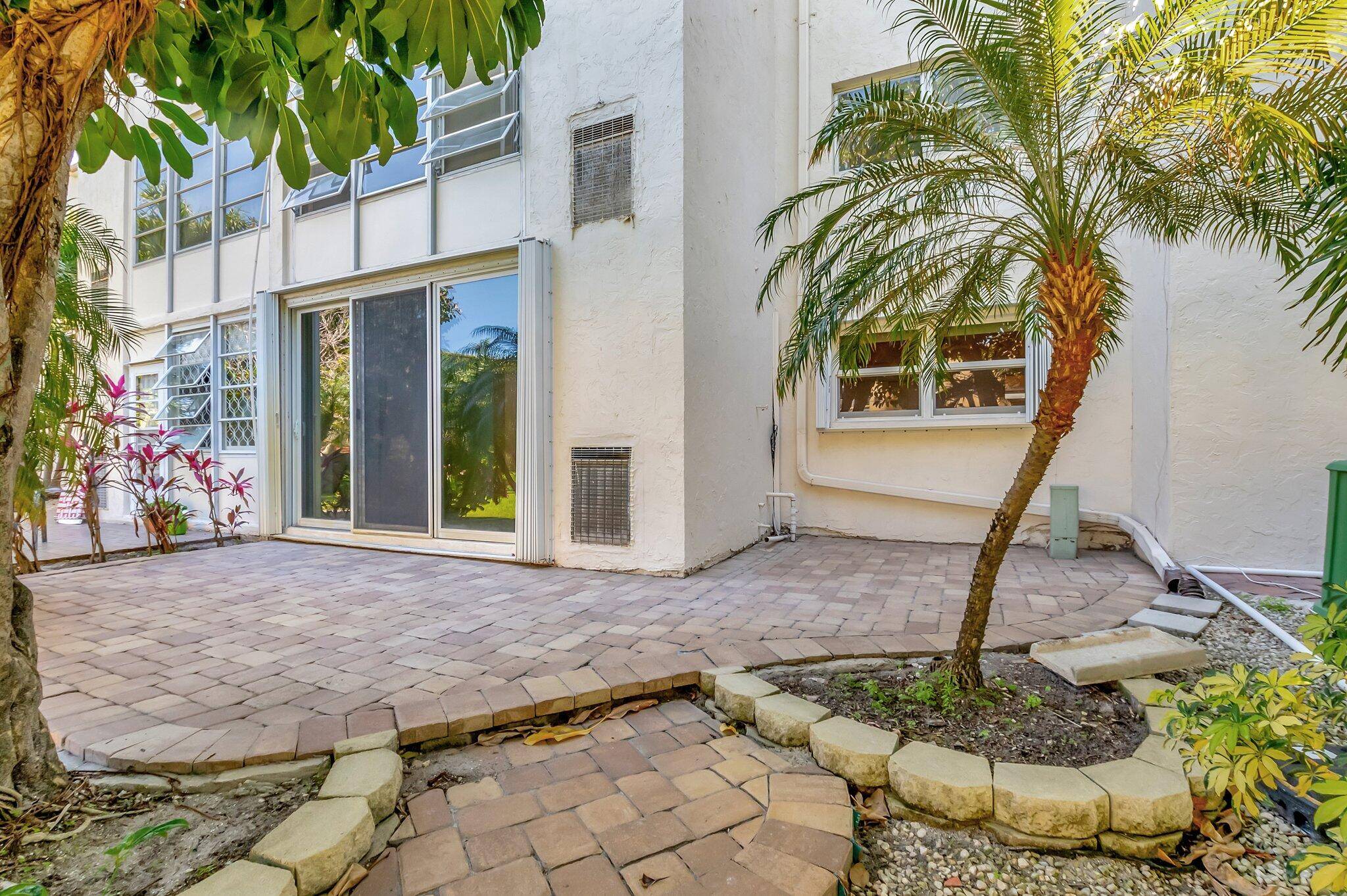 Boynton Beach, FL 33435,2601 NE 3rd CT 105