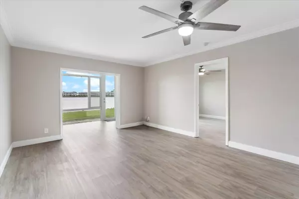 Boynton Beach, FL 33426,1116 Lake TER 111