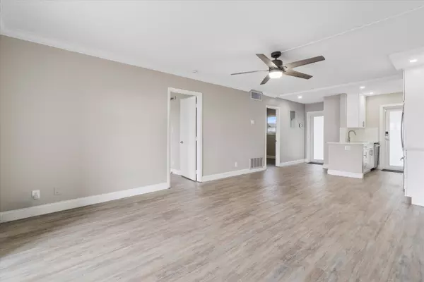 Boynton Beach, FL 33426,1116 Lake TER 111