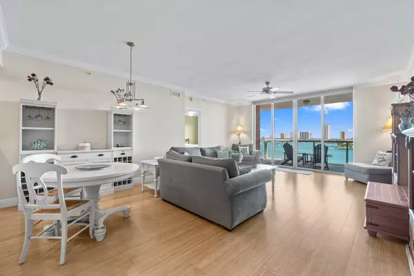 Riviera Beach, FL 33404,2640 Lake Shore DR 708