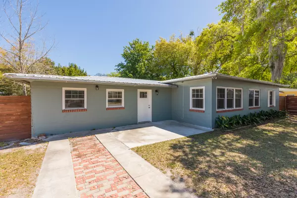 Palatka, FL 32177,105 W Oak Hill DR