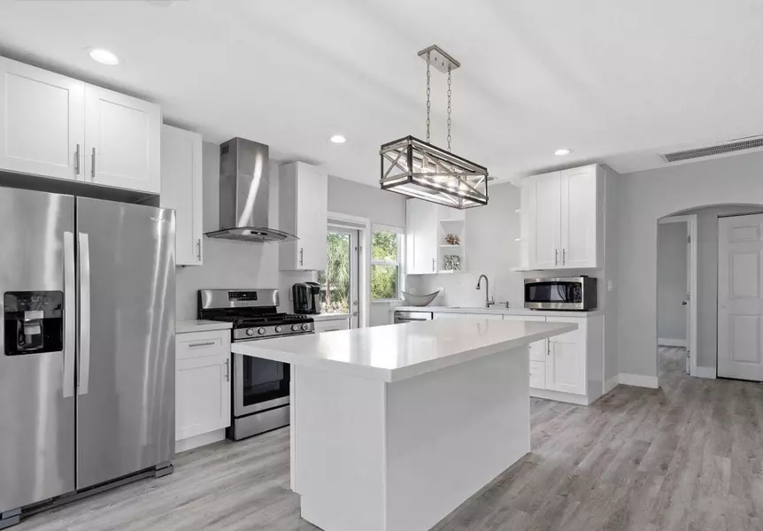 615 SW 9 ST, Fort Lauderdale, FL 33315