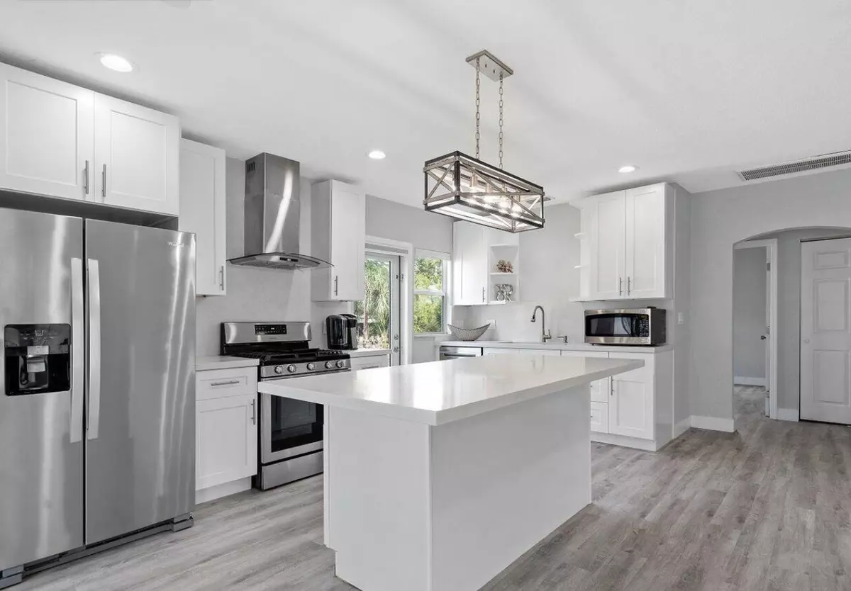 Fort Lauderdale, FL 33315,615 SW 9 ST