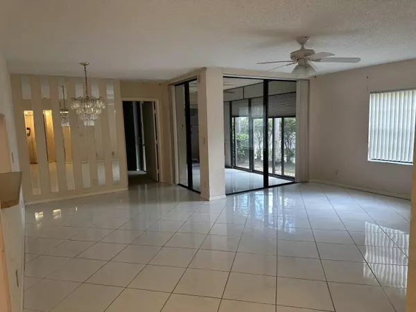 Boynton Beach, FL 33437,5451 Verona DR G