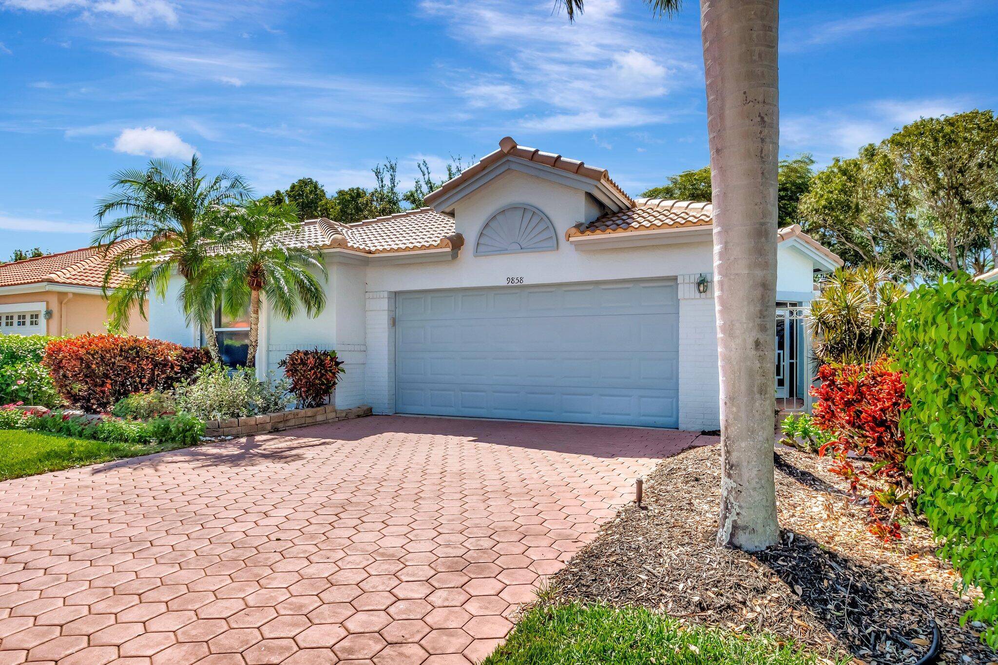 9858 Harbour Lake CIR, Boynton Beach, FL 33437