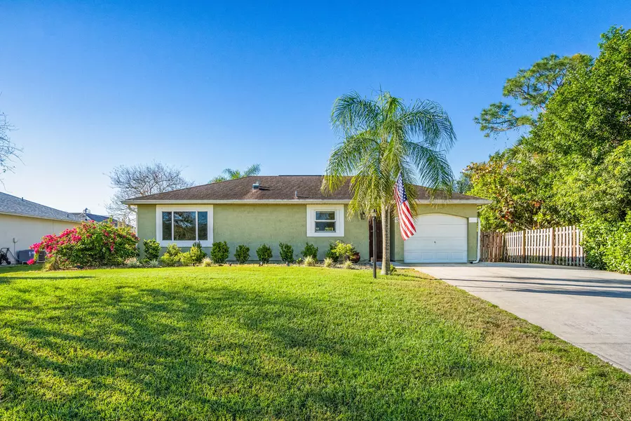 925 Jamaica AVE, Sebastian, FL 32958