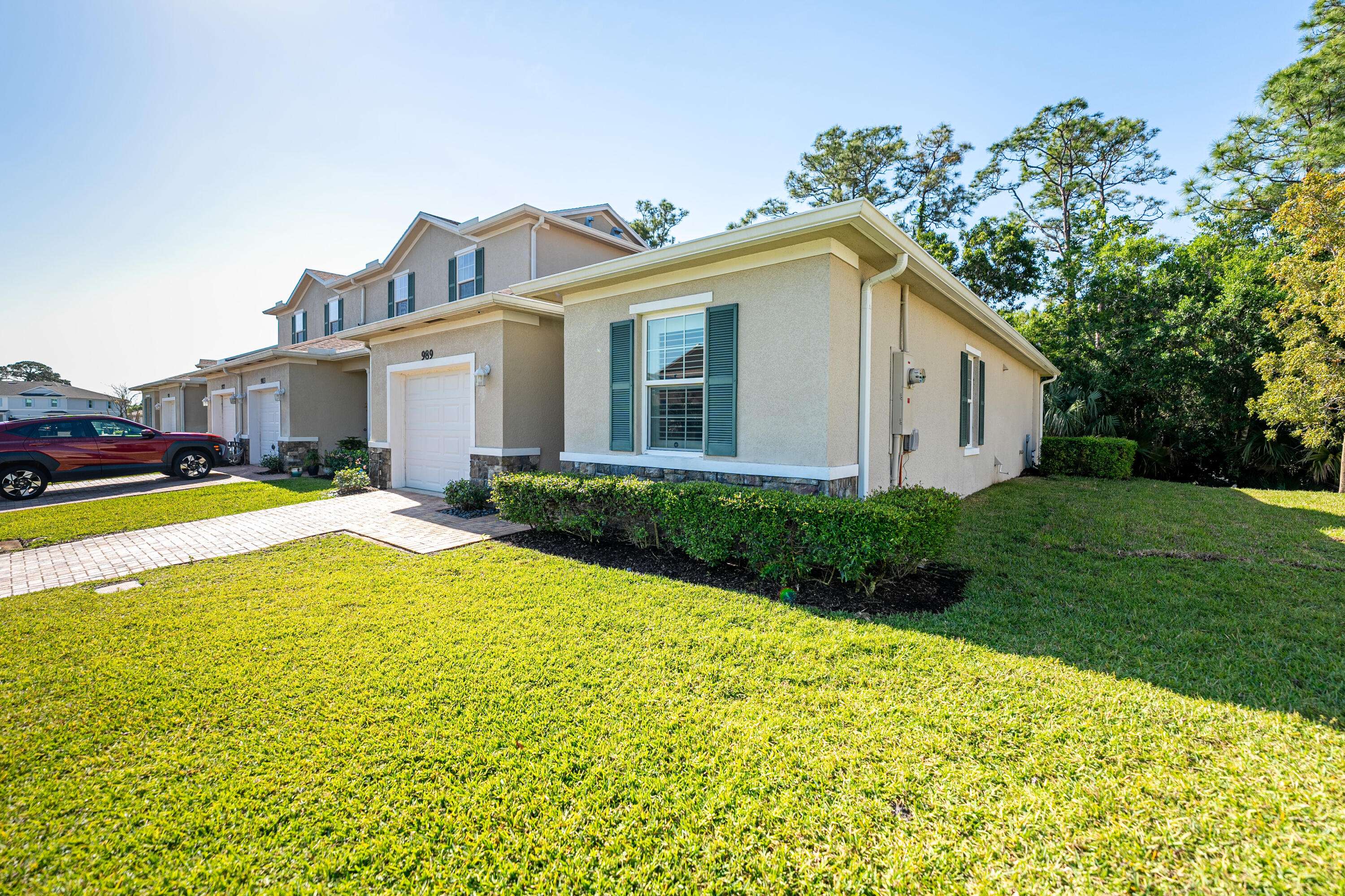 Port Saint Lucie, FL 34983,989 NE Trailside Run