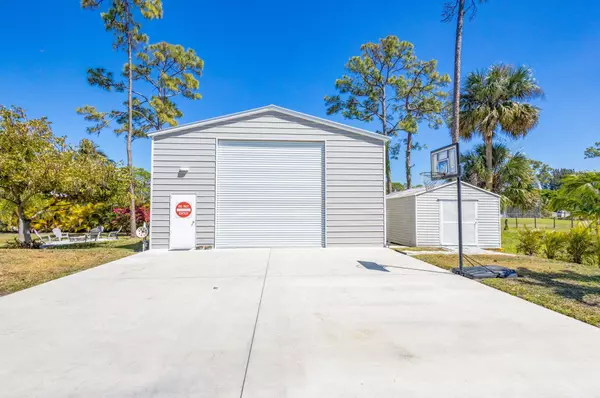 Loxahatchee, FL 33470,16933 N 73rd CT