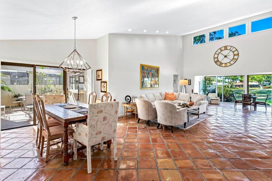 19 W Glens DR, Boynton Beach, FL 33436