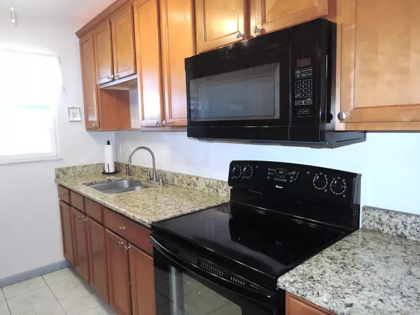 Fort Pierce, FL 34982,211 Manatee LN A