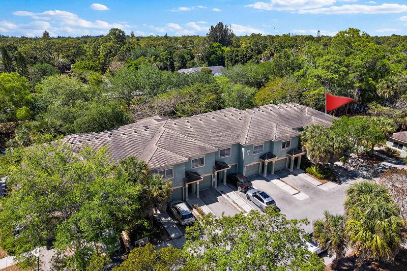 Royal Palm Beach, FL 33411,250 Crestwood CIR 208