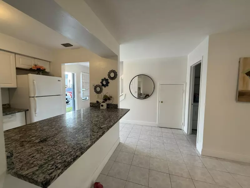 5102 Pier DR, Greenacres, FL 33463