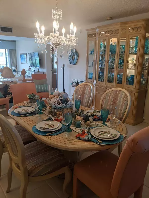 Jupiter, FL 33477,1301 Seafarer CIR 402