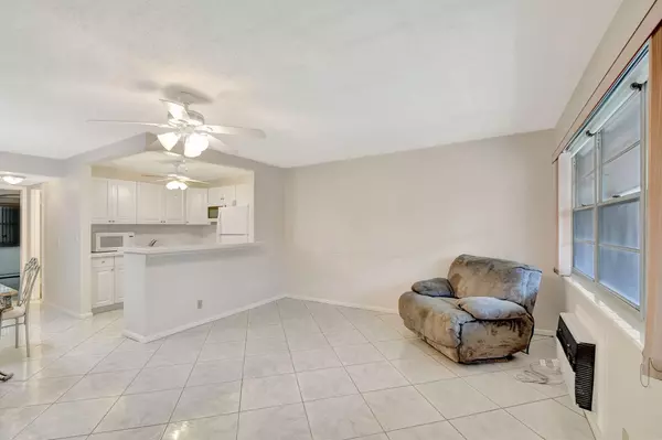 West Palm Beach, FL 33417,70 Camden C