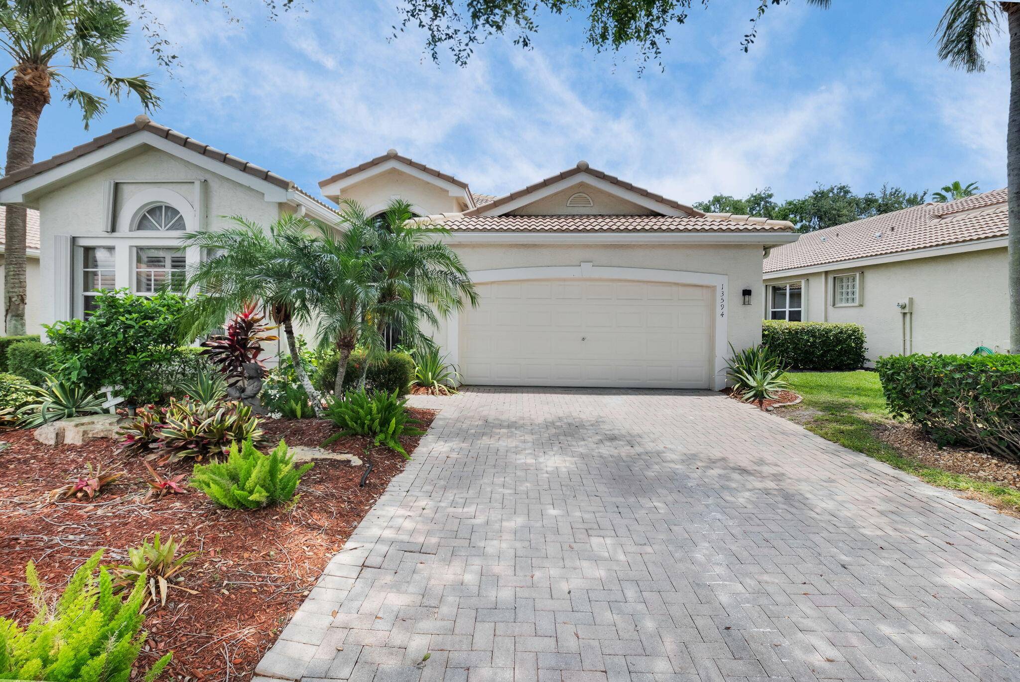 13594 Morocca Lake LN, Delray Beach, FL 33446