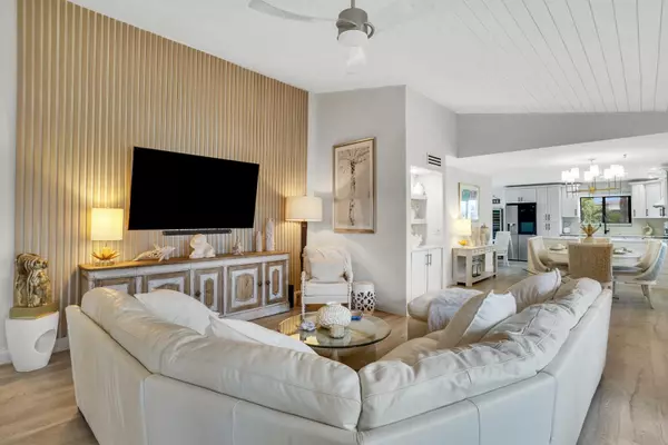 Delray Beach, FL 33446,7527 Glendevon LN 805
