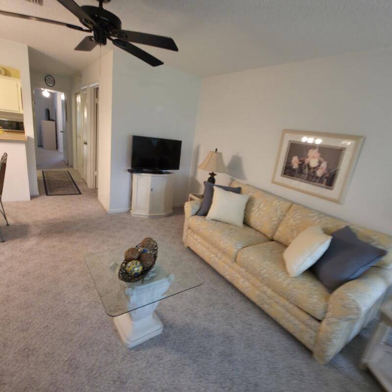 Fort Pierce, FL 34982,131 Lakes End DR C