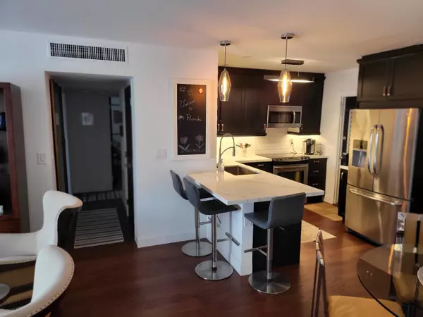 Pompano Beach, FL 33060,651 Pine DR 206