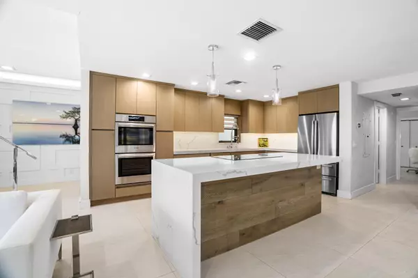 Singer Island, FL 33404,3968 N Ocean DR 7