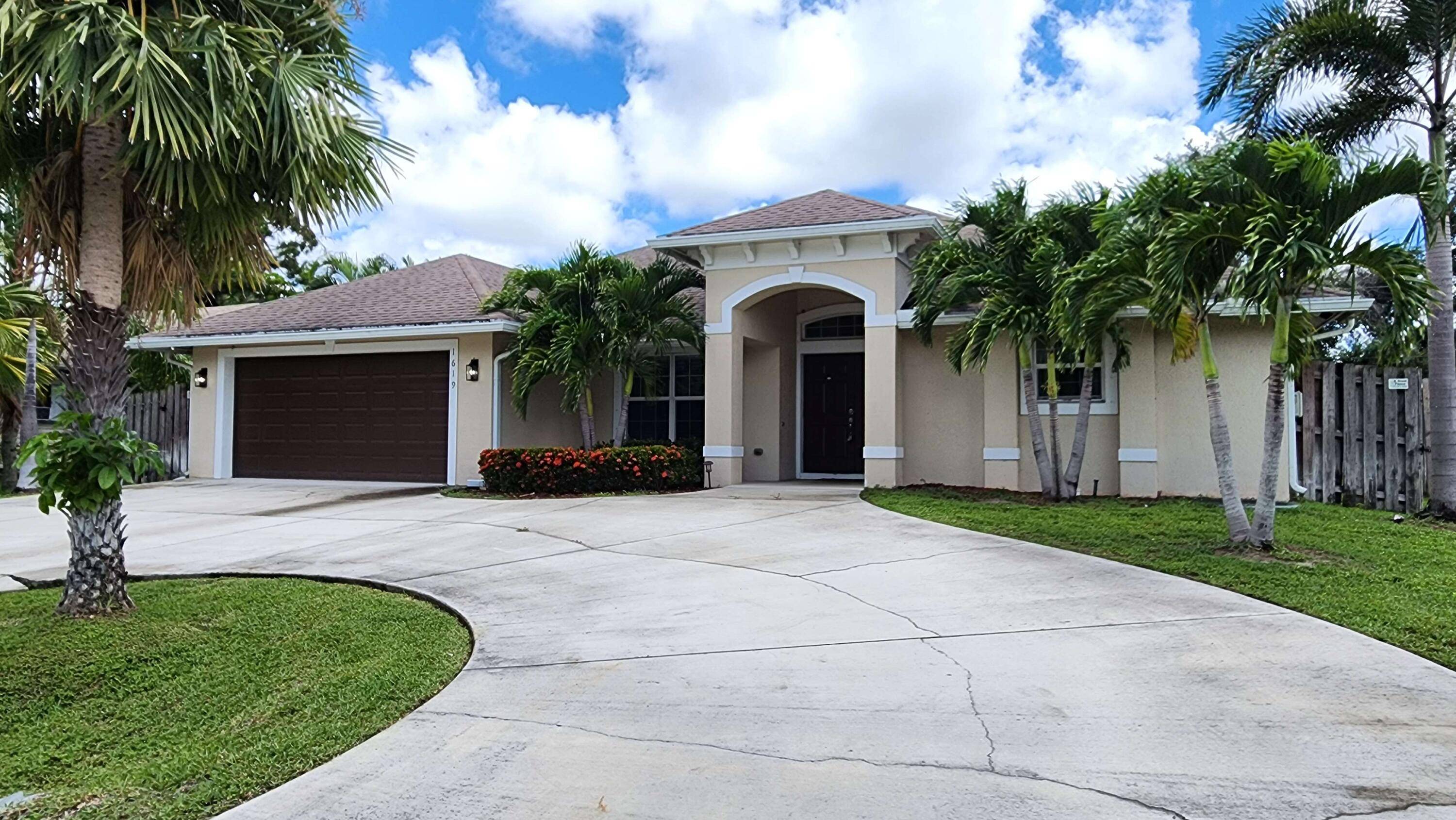 1619 SW Escobar LN, Port Saint Lucie, FL 34953
