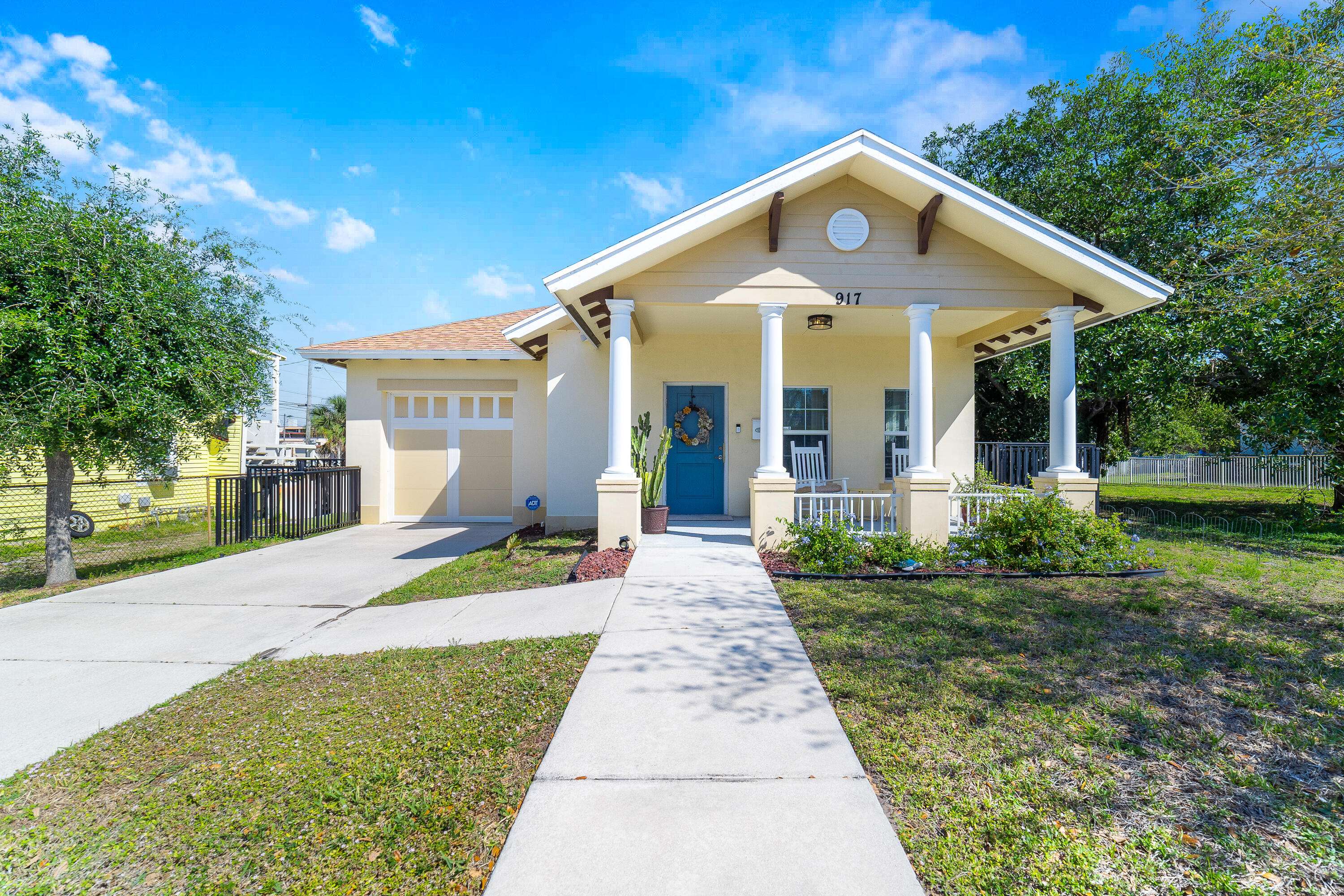917 14th ST, West Palm Beach, FL 33401