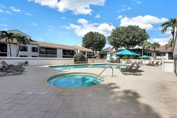 Delray Beach, FL 33446,7449 Glendevon LN 106