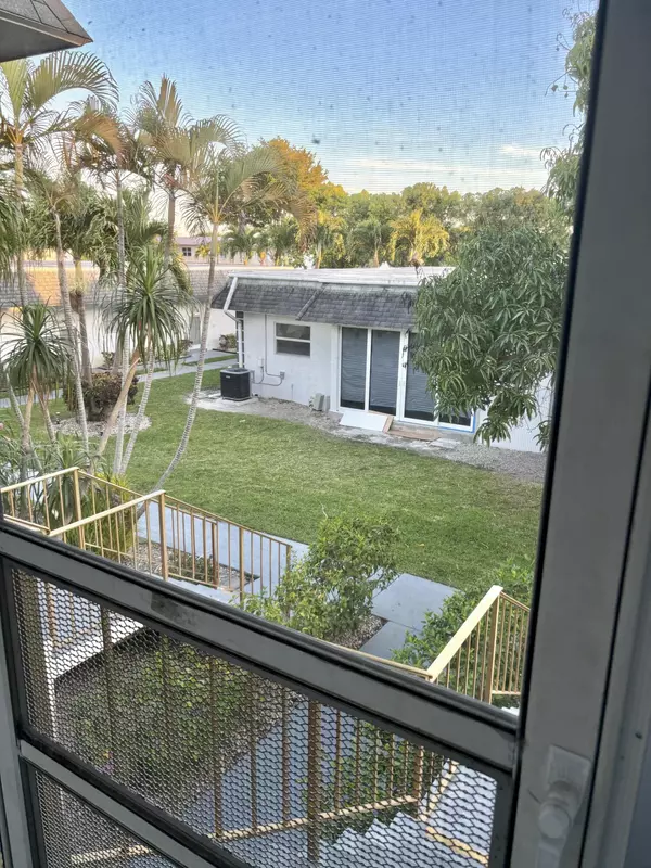 West Palm Beach, FL 33417,161 Plymouth V