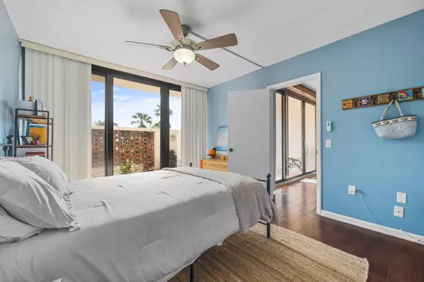 Tequesta, FL 33469,225 Beach RD 102