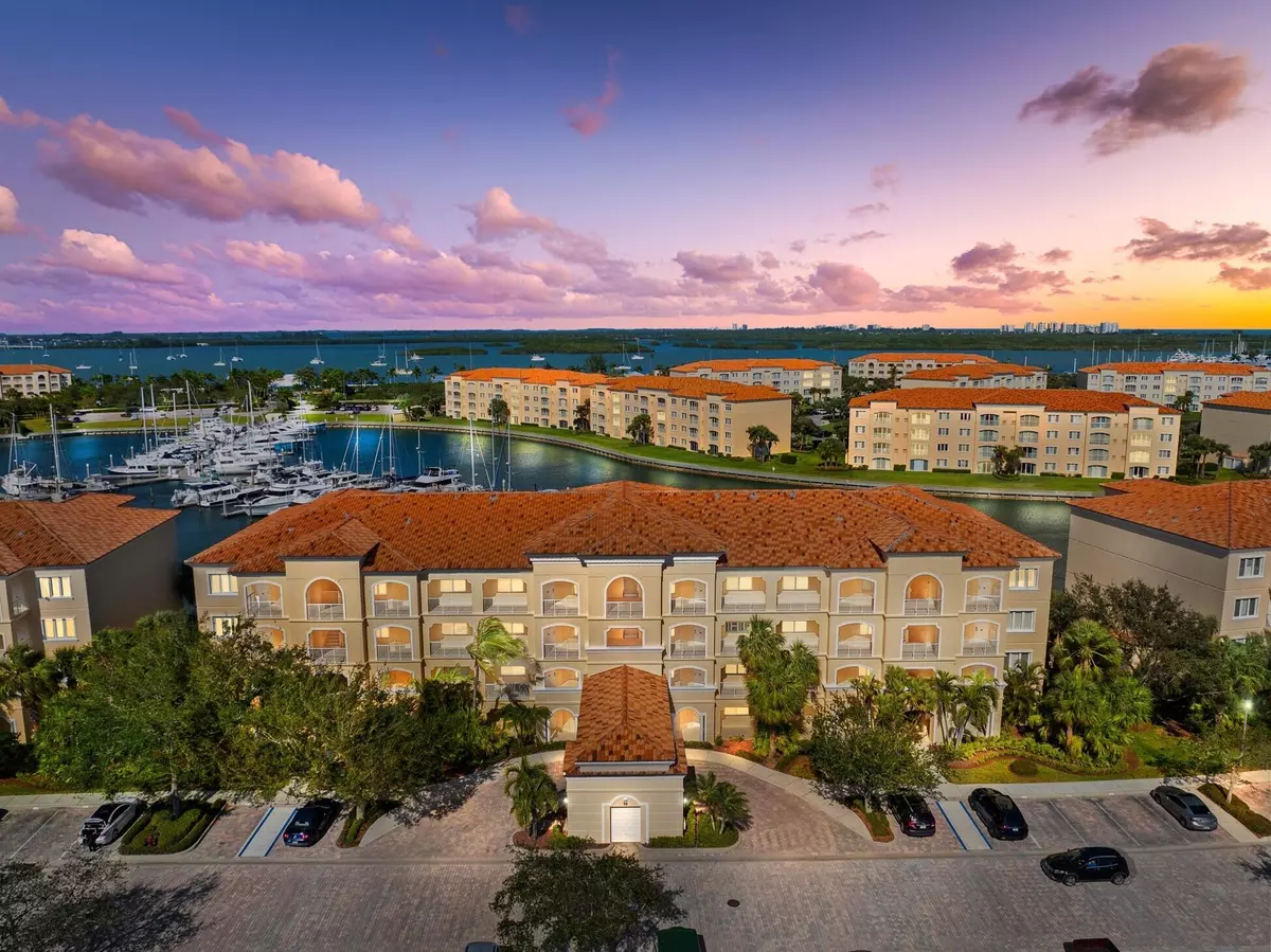 Hutchinson Island, FL 34949,16 W Harbour Isle DR 103