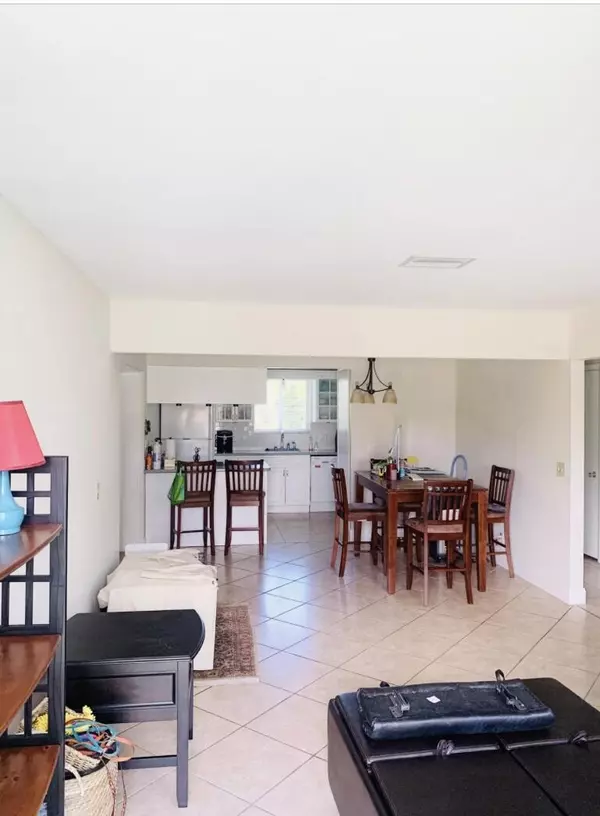 Riviera Beach, FL 33404,2730 S Avenue AVE