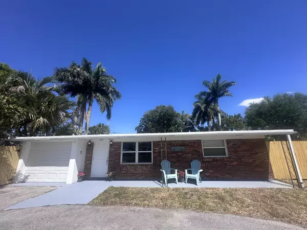 Lake Worth, FL 33467,130 W Pine Tree AVE