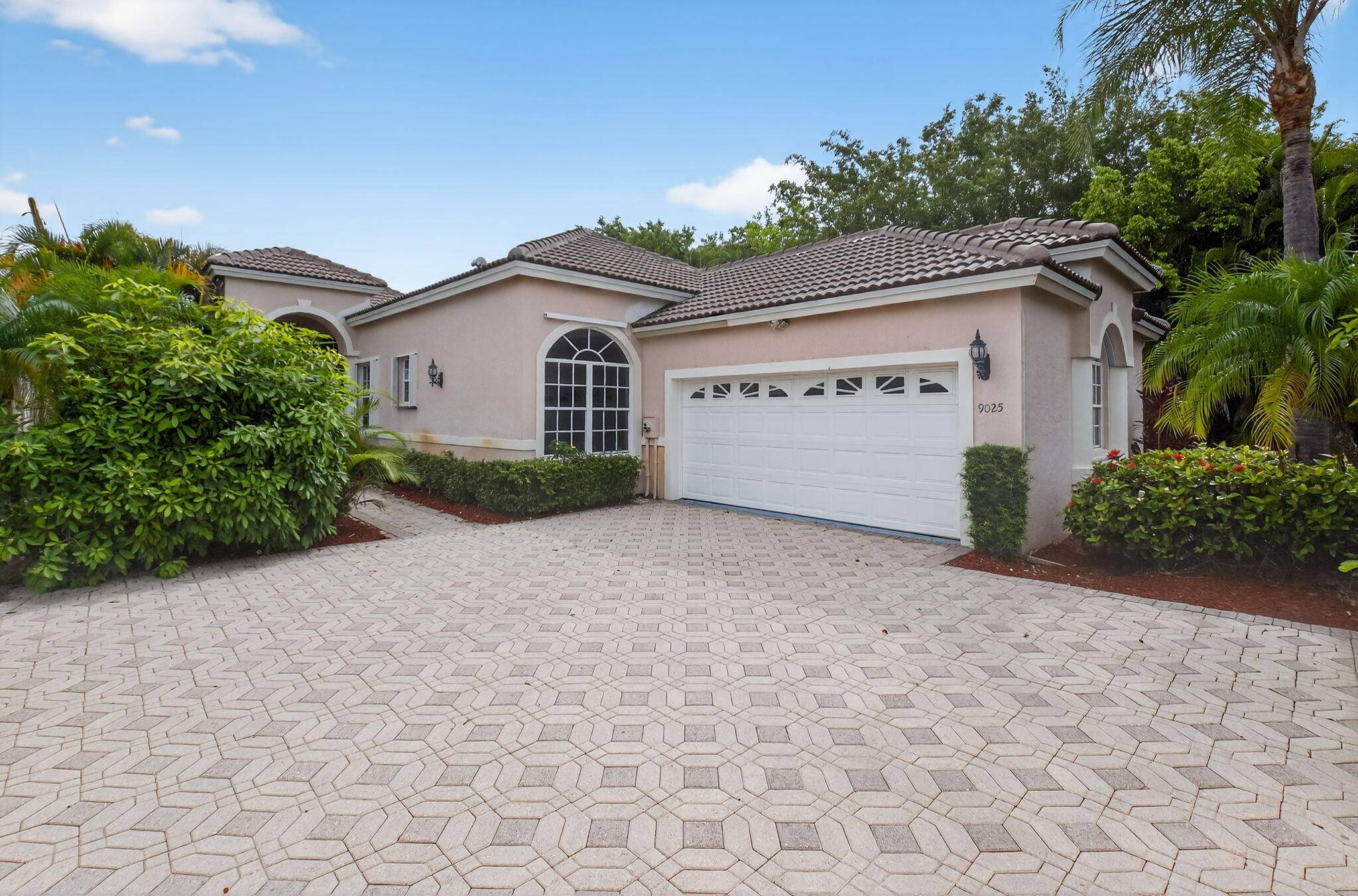 Boca Raton, FL 33496,9025 Long Lake Palm DR