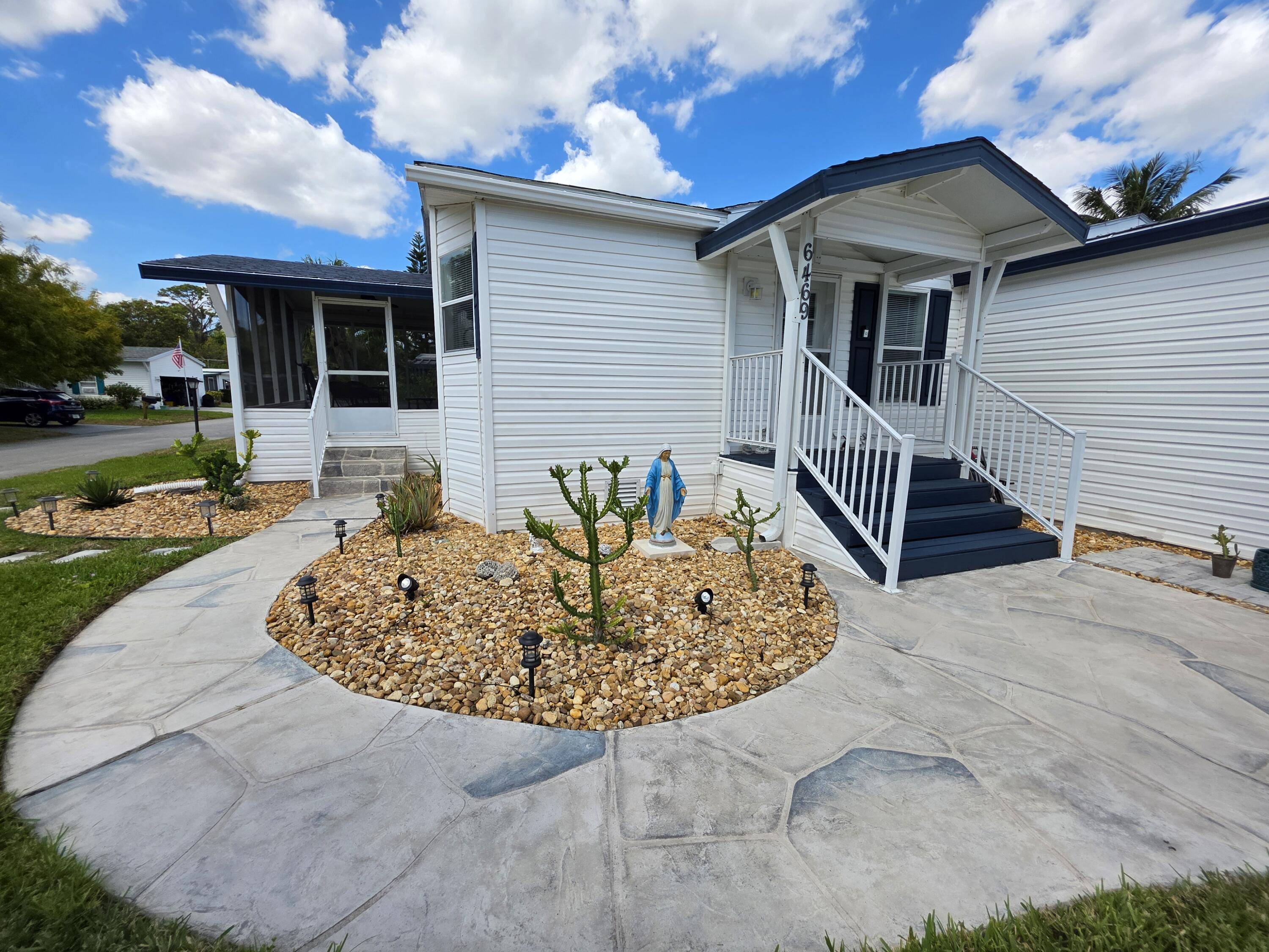 Lantana, FL 33462,6469 Cypress LN
