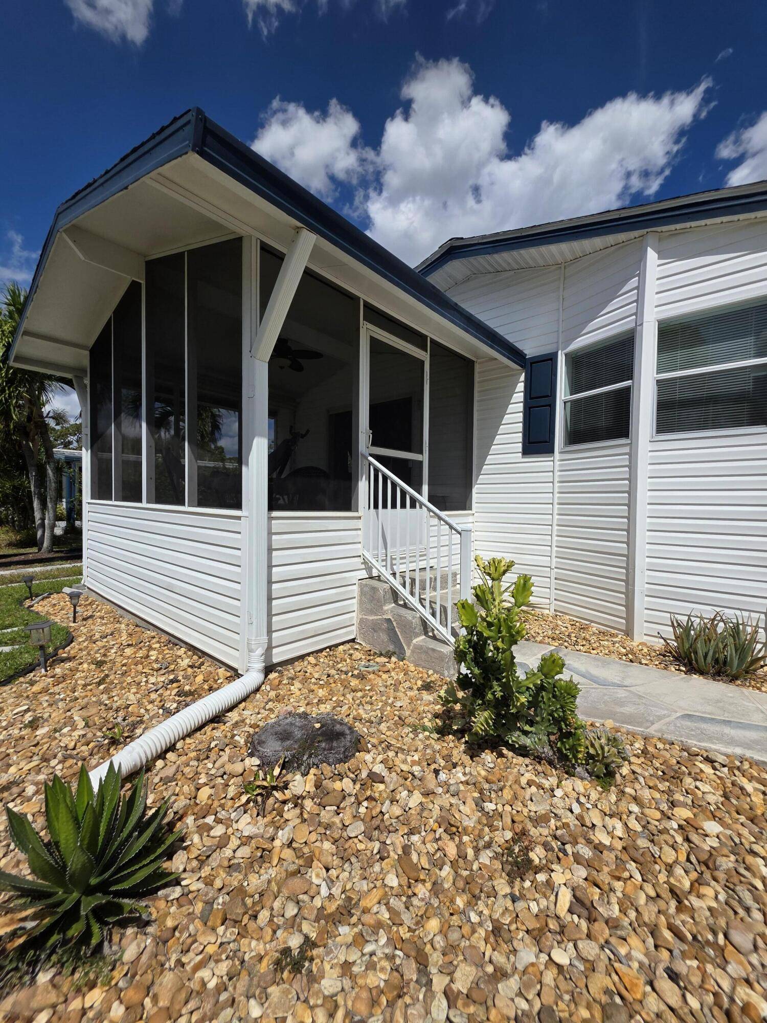 Lantana, FL 33462,6469 Cypress LN