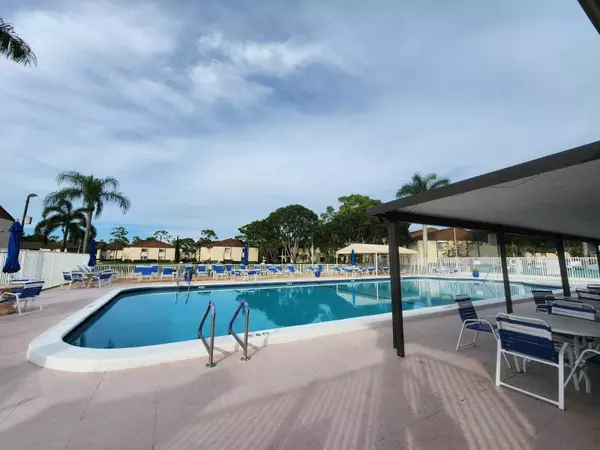 Greenacres, FL 33463,123 Lake Pine CIR A-1