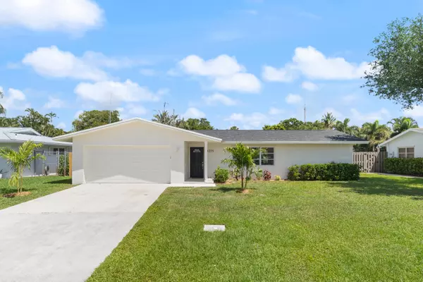 4275 Honeysuckle AVE, Palm Beach Gardens, FL 33410