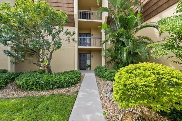 Palm Beach Gardens, FL 33418,5344 Woodland Lakes DR 120
