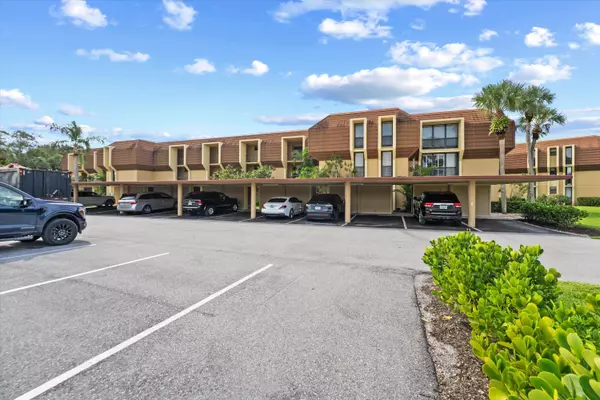5344 Woodland Lakes DR 120,  Palm Beach Gardens,  FL 33418