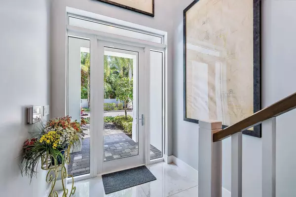 North Palm Beach, FL 33408,110 N Water Club CT