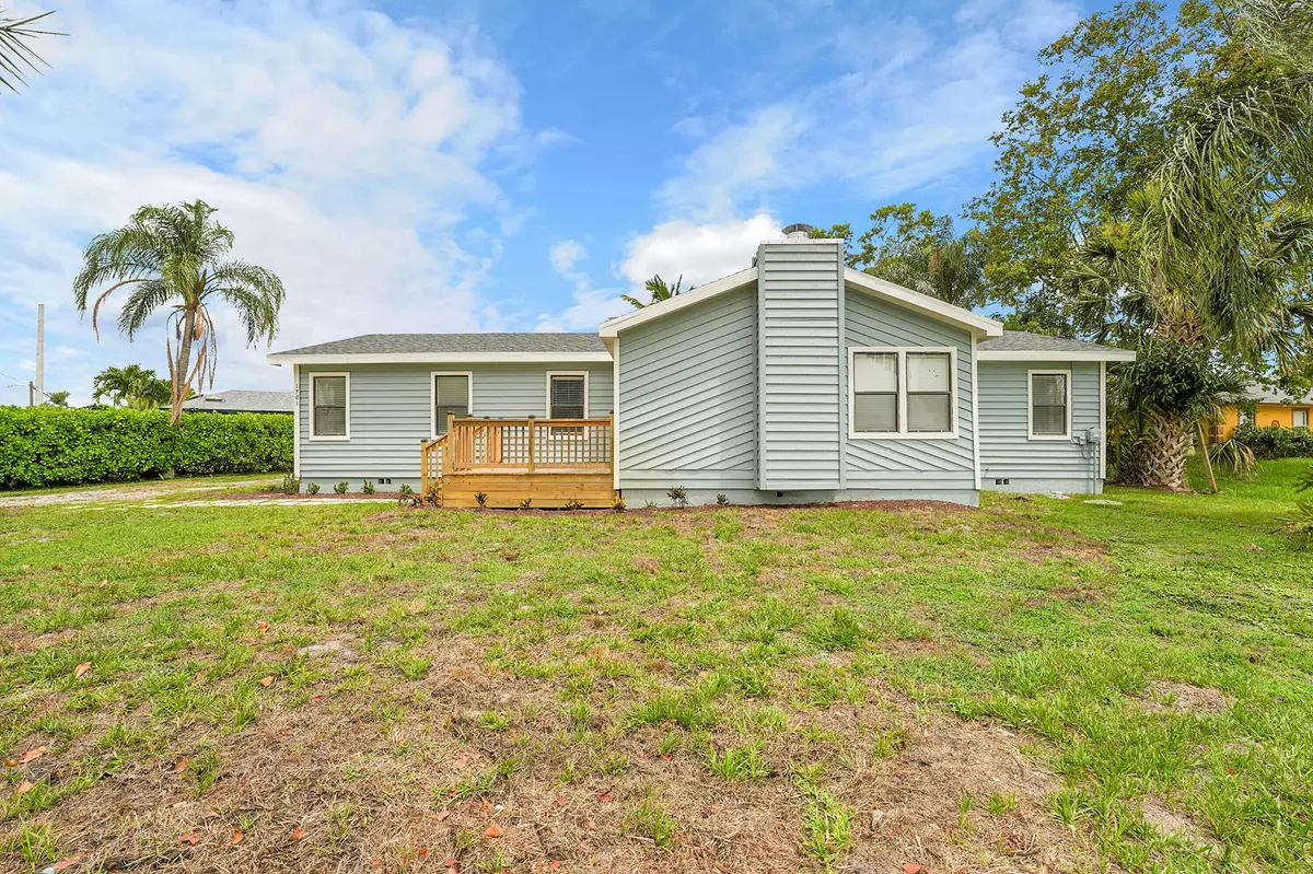 Port Saint Lucie, FL 34983,1701 SE Floresta DR