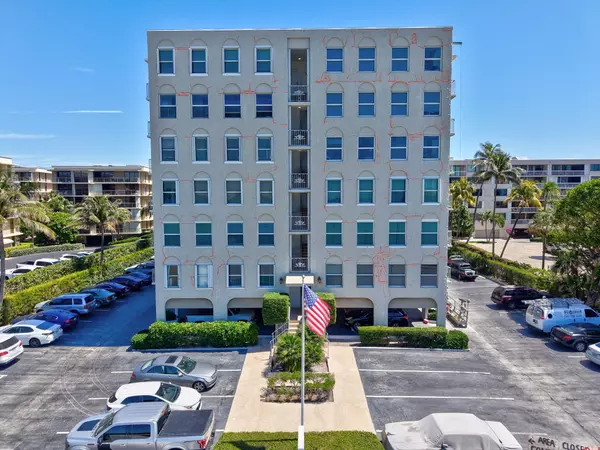 Palm Beach, FL 33480,3230 S Ocean BLVD C105