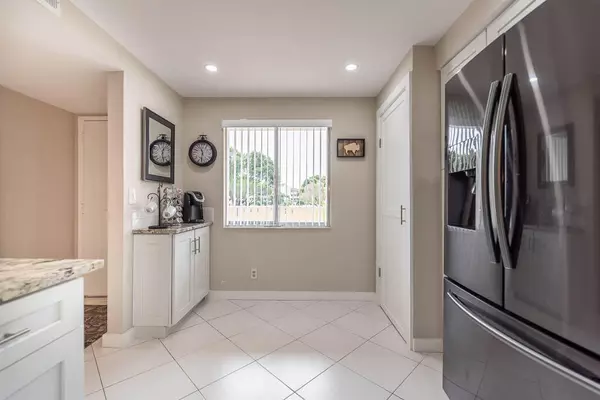 Delray Beach, FL 33446,7185 Huntington LN 202