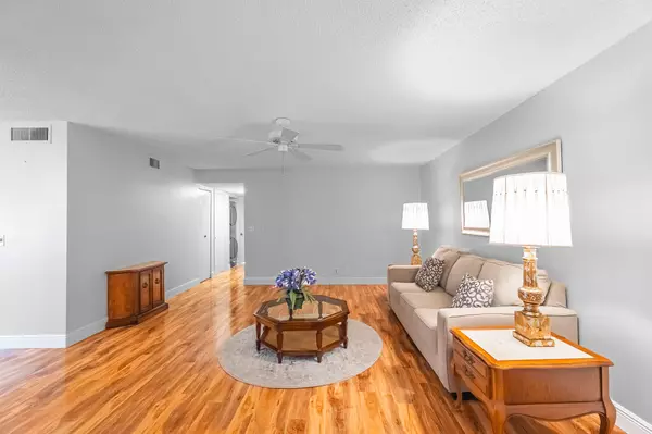 Stuart, FL 34997,331 SW South River DR 107