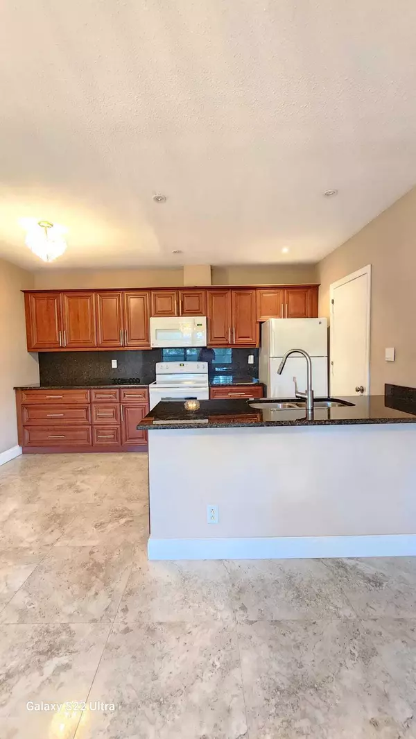 Pompano Beach, FL 33064,3550 NW 8th AVE 110