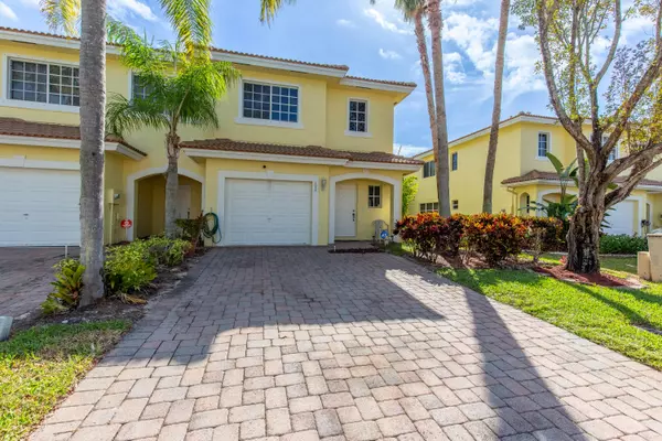 1055 Imperial Lake RD, West Palm Beach, FL 33413
