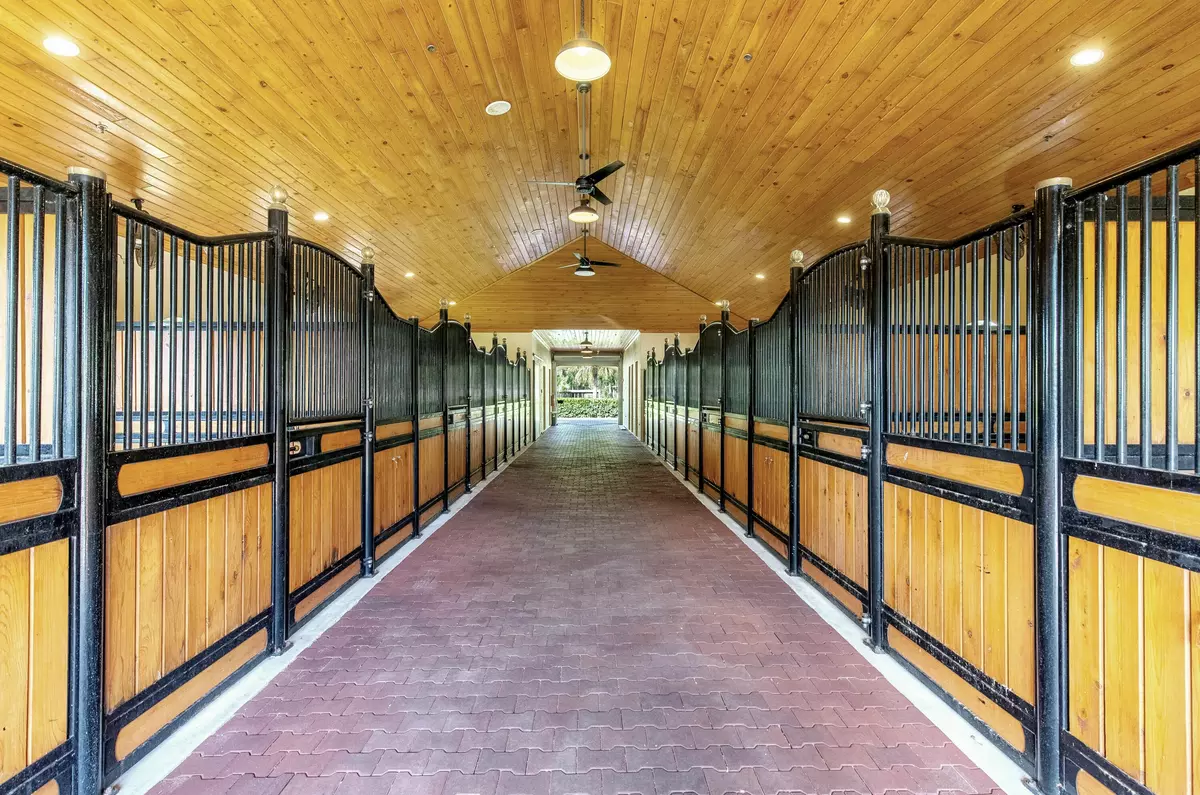 Wellington, FL 33414,14943 Paddock DR (Stalls And Apt)