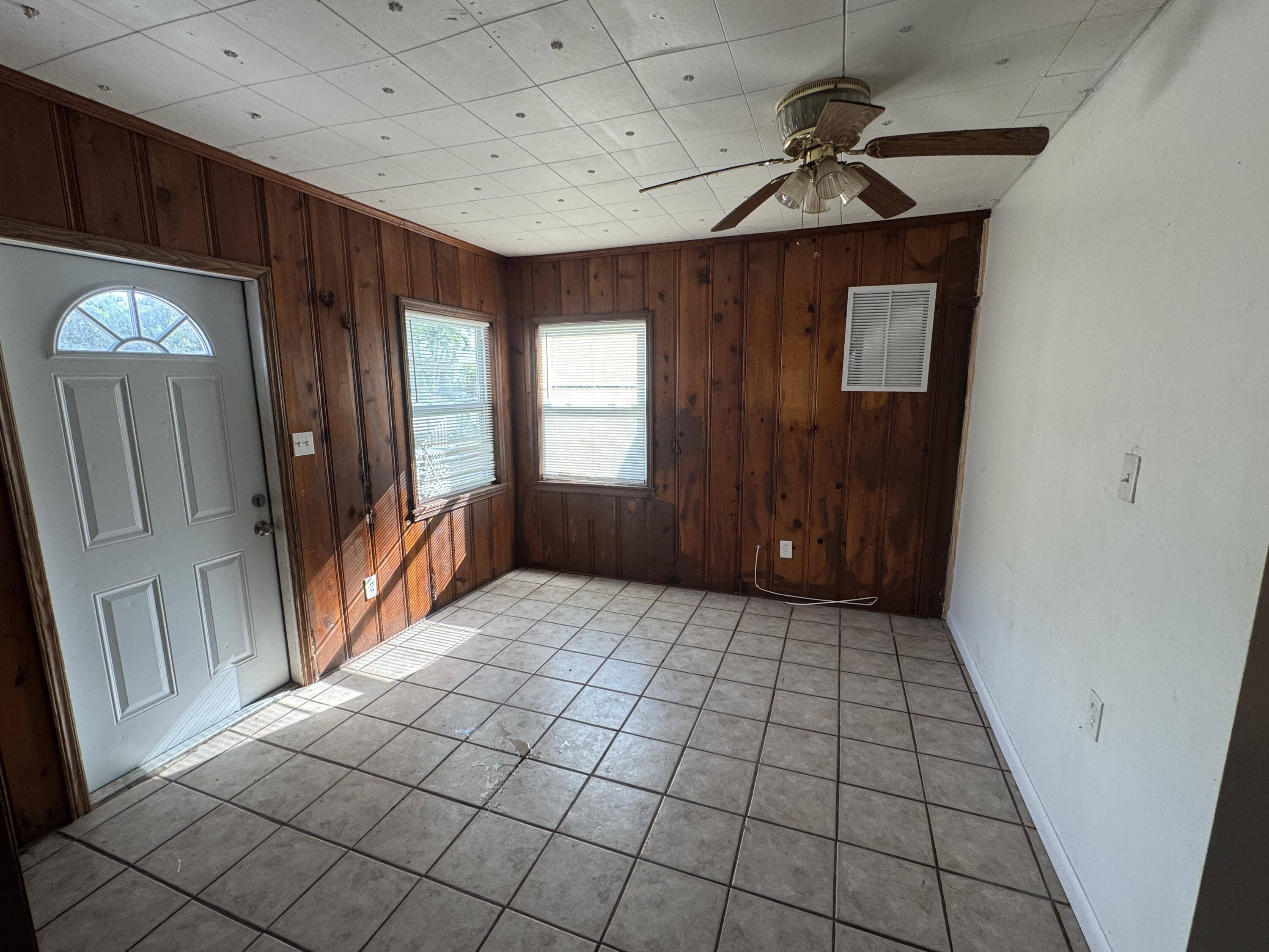 Lake Worth, FL 33462,1064 Highview RD